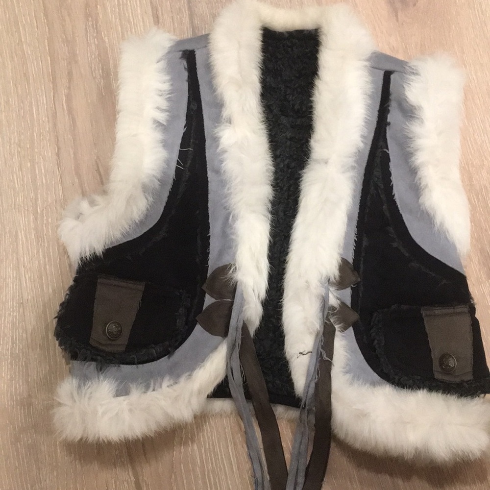 Cropped rabbit fur trim jacket
